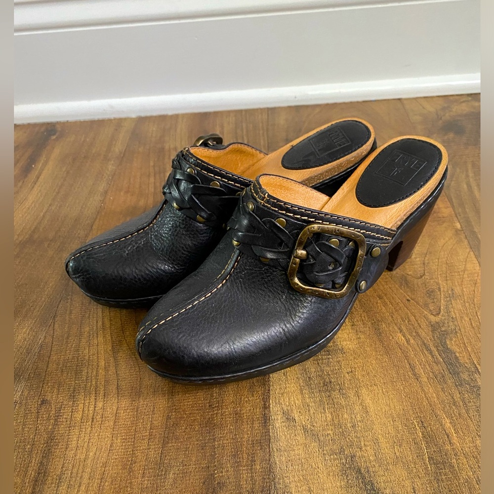 Frye Womens Black Leather Buckle Harness Clogs  Size 6